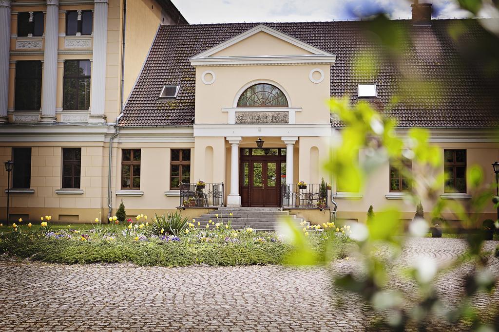 Palac Jablonowo Acomodação com café da manhã Ujście Exterior foto