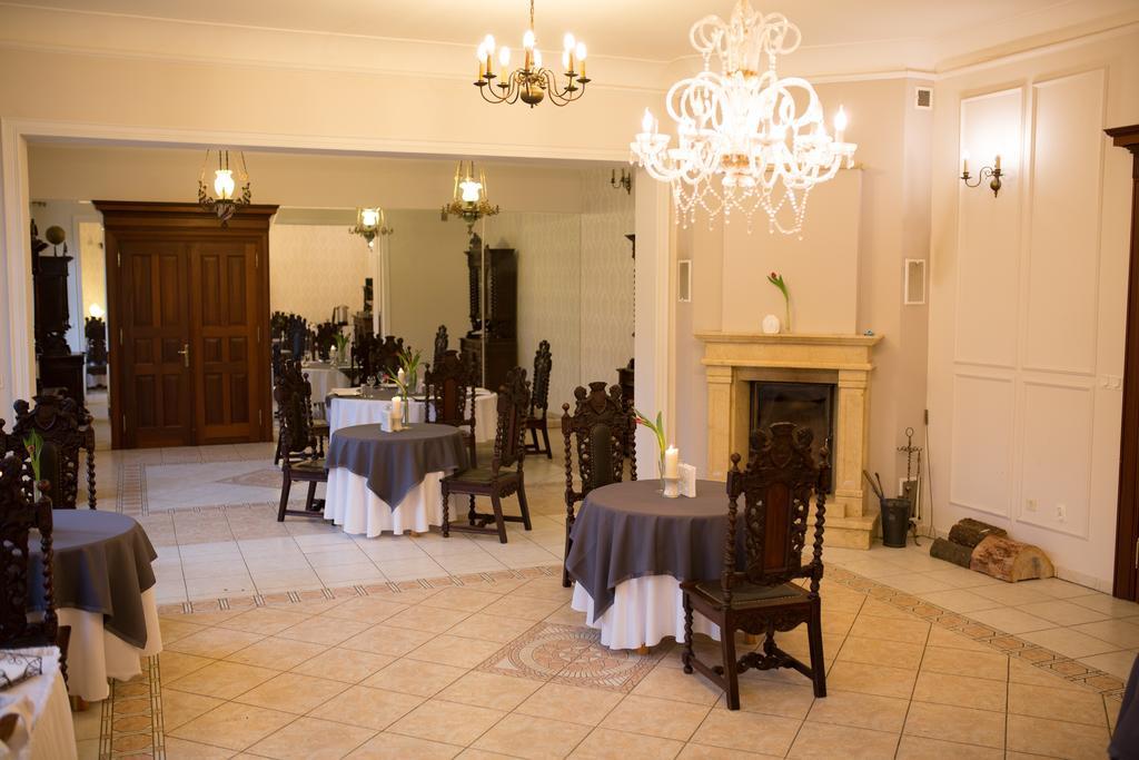 Palac Jablonowo Acomodação com café da manhã Ujście Exterior foto